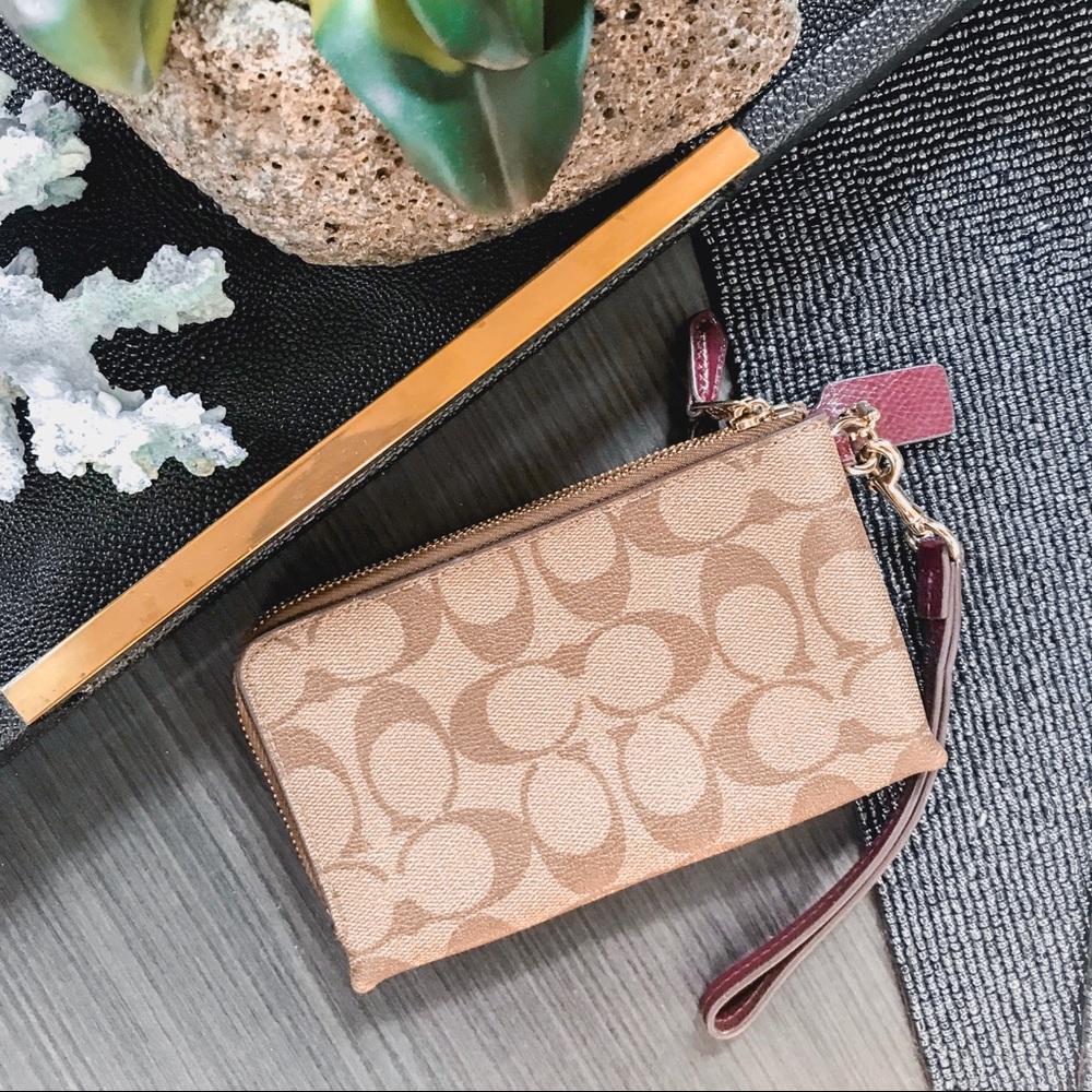 Coach LIKE NEW Double Zip Wallet Wristlet • - Picture 2 of 3